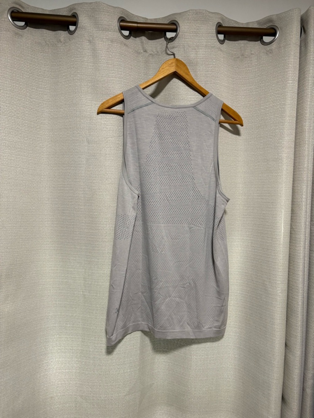 Lululemon tank - Picture 2 of 3